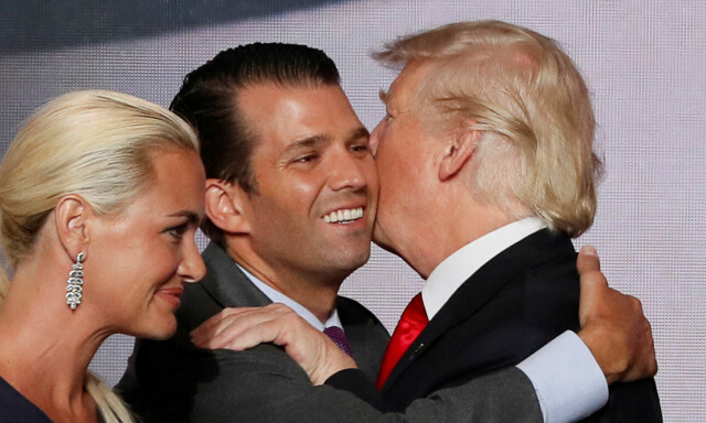 image: Trump-sønnen ble lovet Hillary-drittpakke. Nå snuser spesialetterforsker på det kontroversielle Russland-møtet